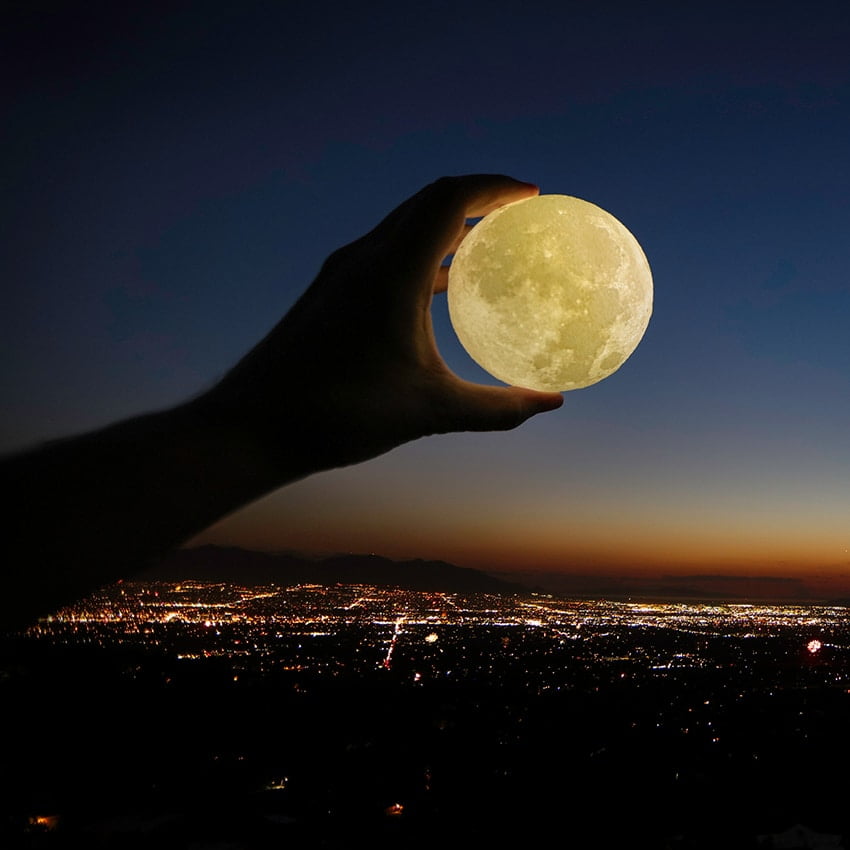 Холостая луна апрель 2024. Холостая Луна. Мега супер большая Луна 2022. Холостая Луна фото.