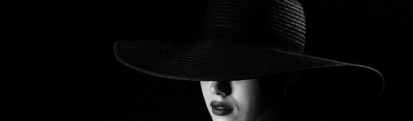 woman-with-black-hat